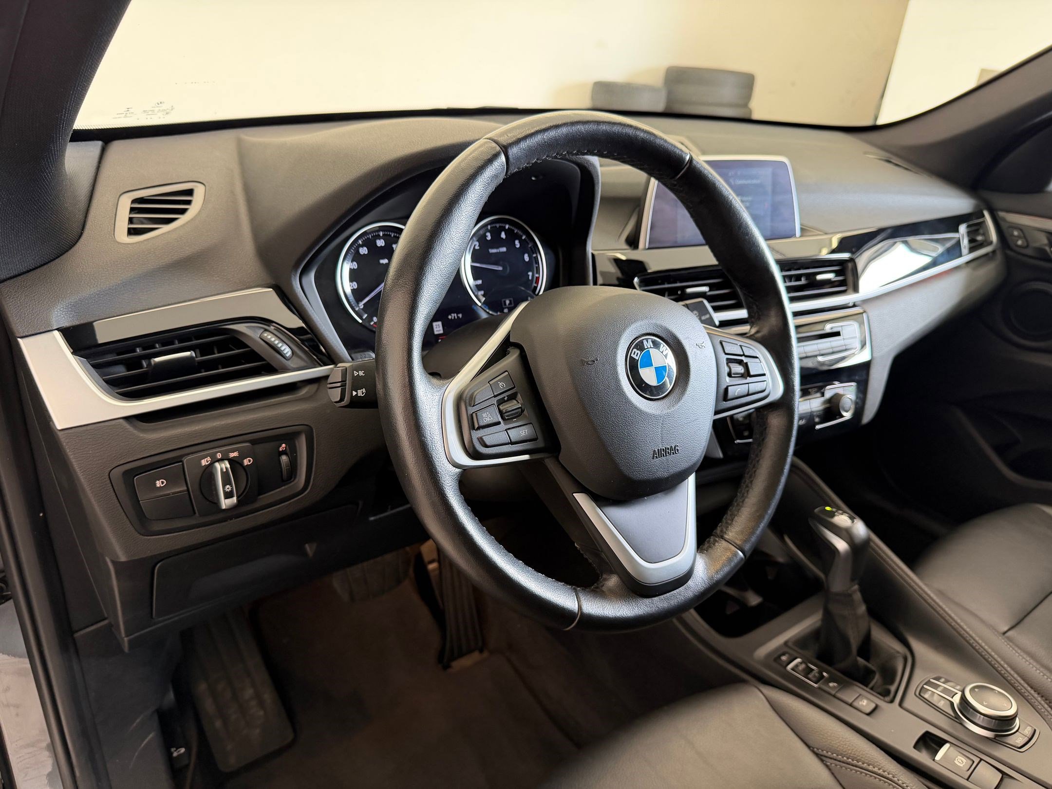 Used 2019 BMW X1 xDrive28i w/ Convenience Package image 4