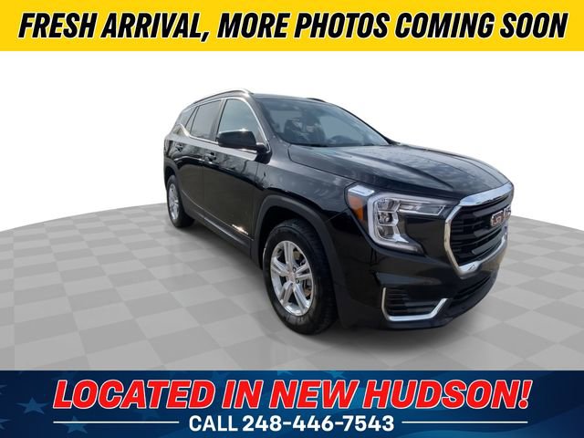 Used 2023 GMC Terrain SLE w/ Driver Convenience Package image 4