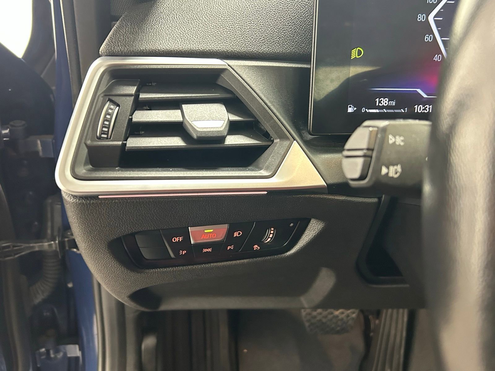 Used 2023 BMW 330i xDrive Sedan w/ Premium Package image 28