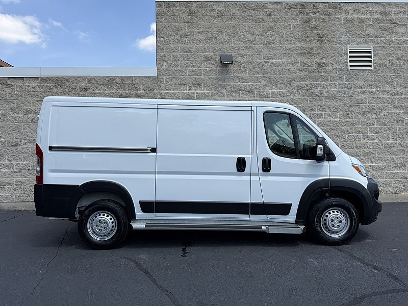 Used 2025 RAM ProMaster 2500 w/ U-Haul Equipment Group FWD image 2