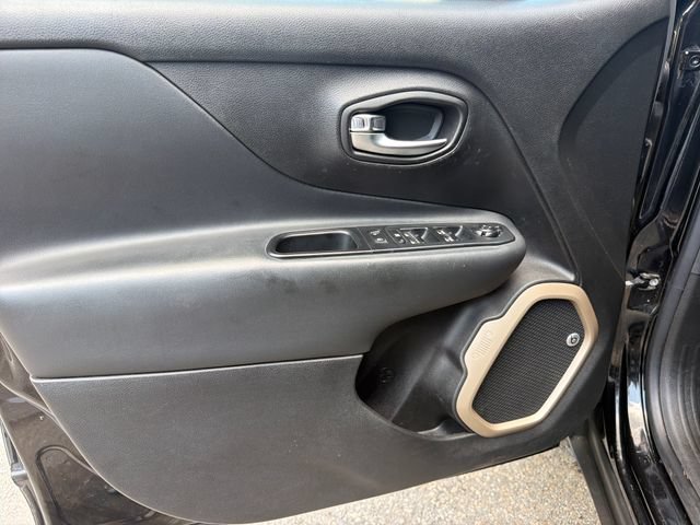 Used 2016 Jeep Renegade 75th Anniversary AWD/4WD image 12