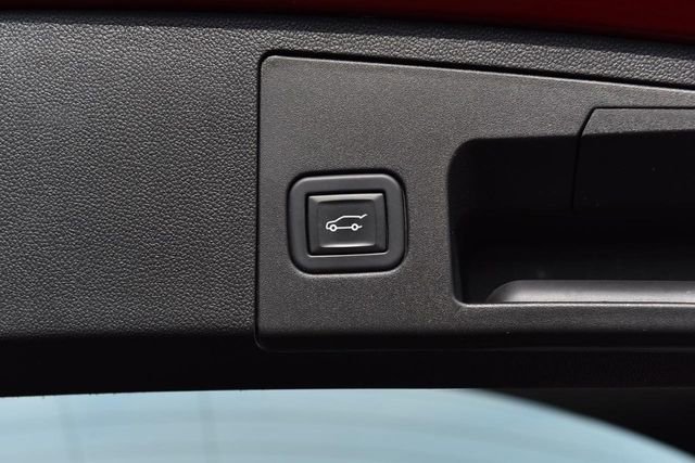 Used 2024 Cadillac XT4 Premium Luxury image 24