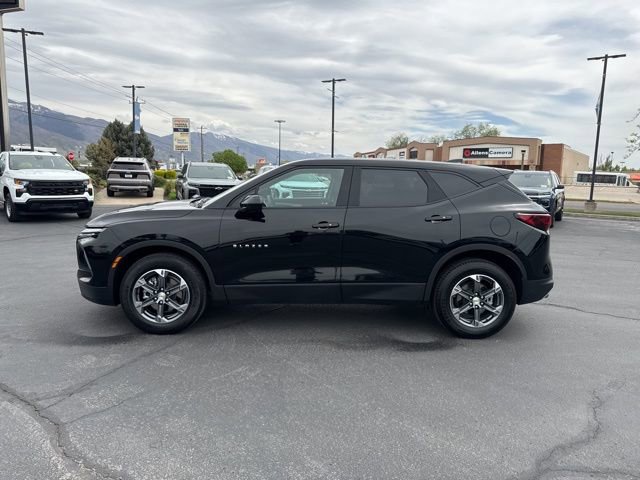 Used 2025 Chevrolet Blazer LT AWD/4WD image 4
