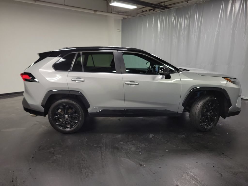 Used 2024 Toyota RAV4 XSE AWD/4WD image 9