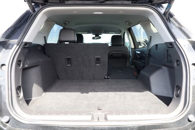 Used 2024 GMC Terrain SLT image 25