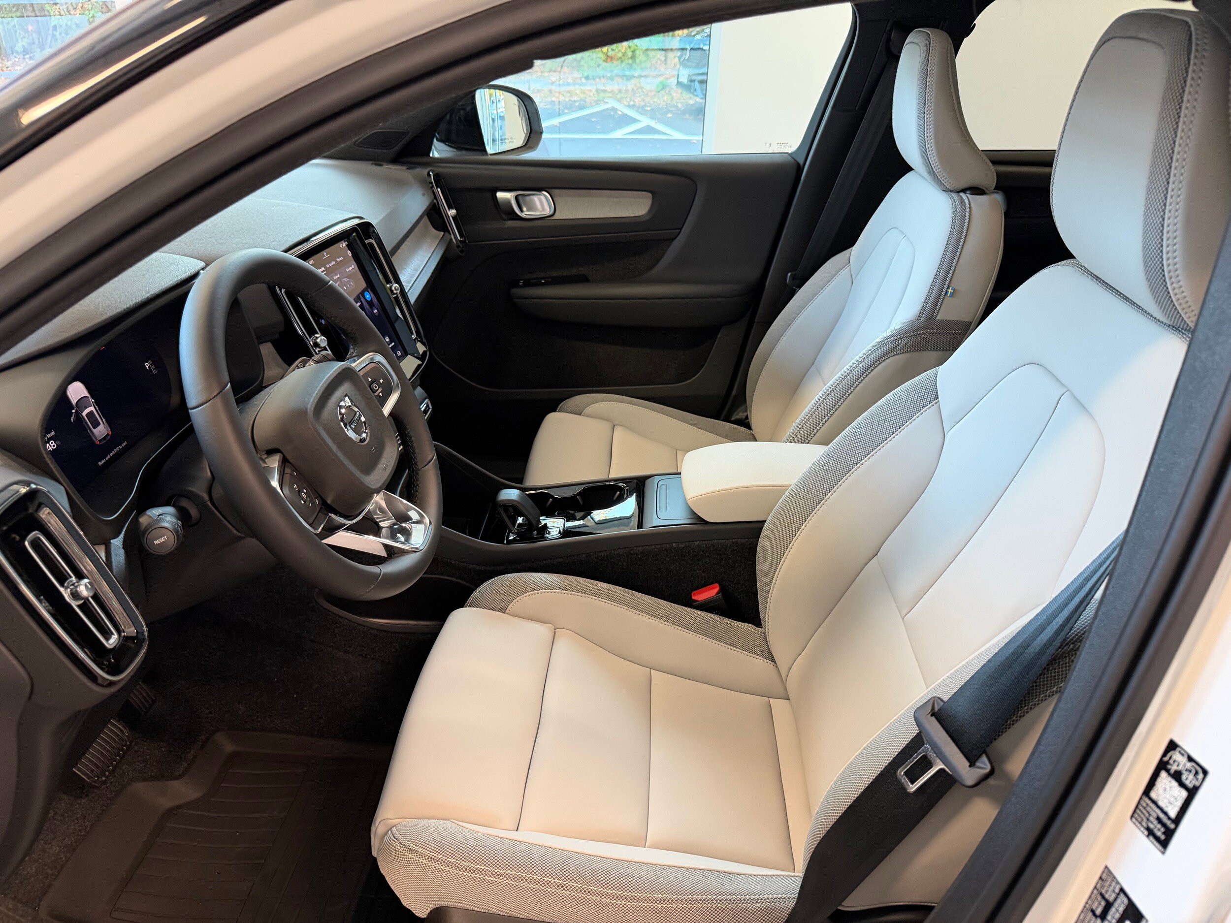 New 2026 Volvo EX40 Plus w/ Climate Package RWD image 13