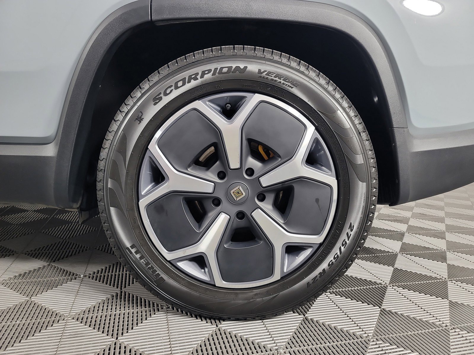 Used 2024 Rivian R1S Adventure AWD/4WD image 10