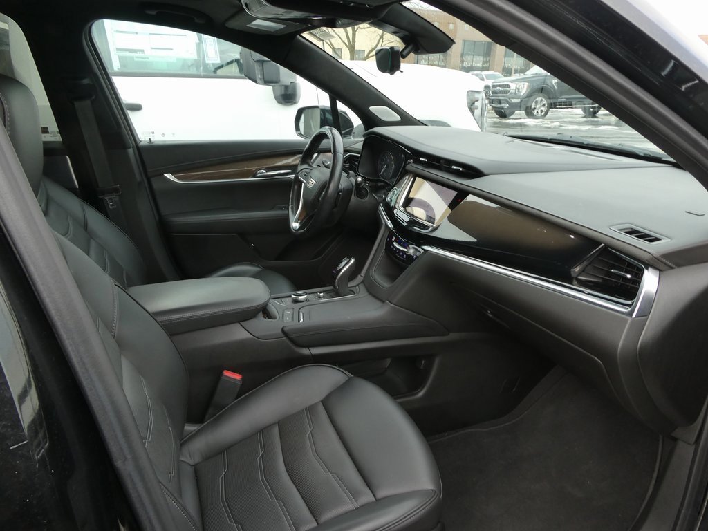 Used 2024 Cadillac XT6 Premium Luxury w/ Platinum Package image 31
