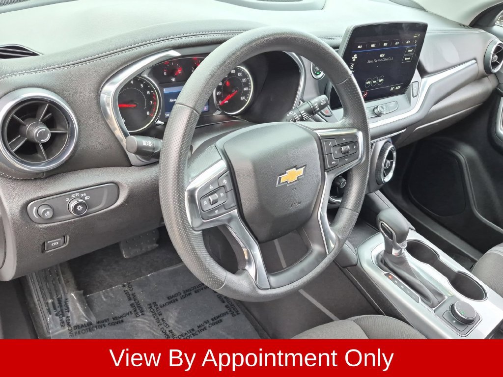 Used 2025 Chevrolet Blazer LT FWD image 15
