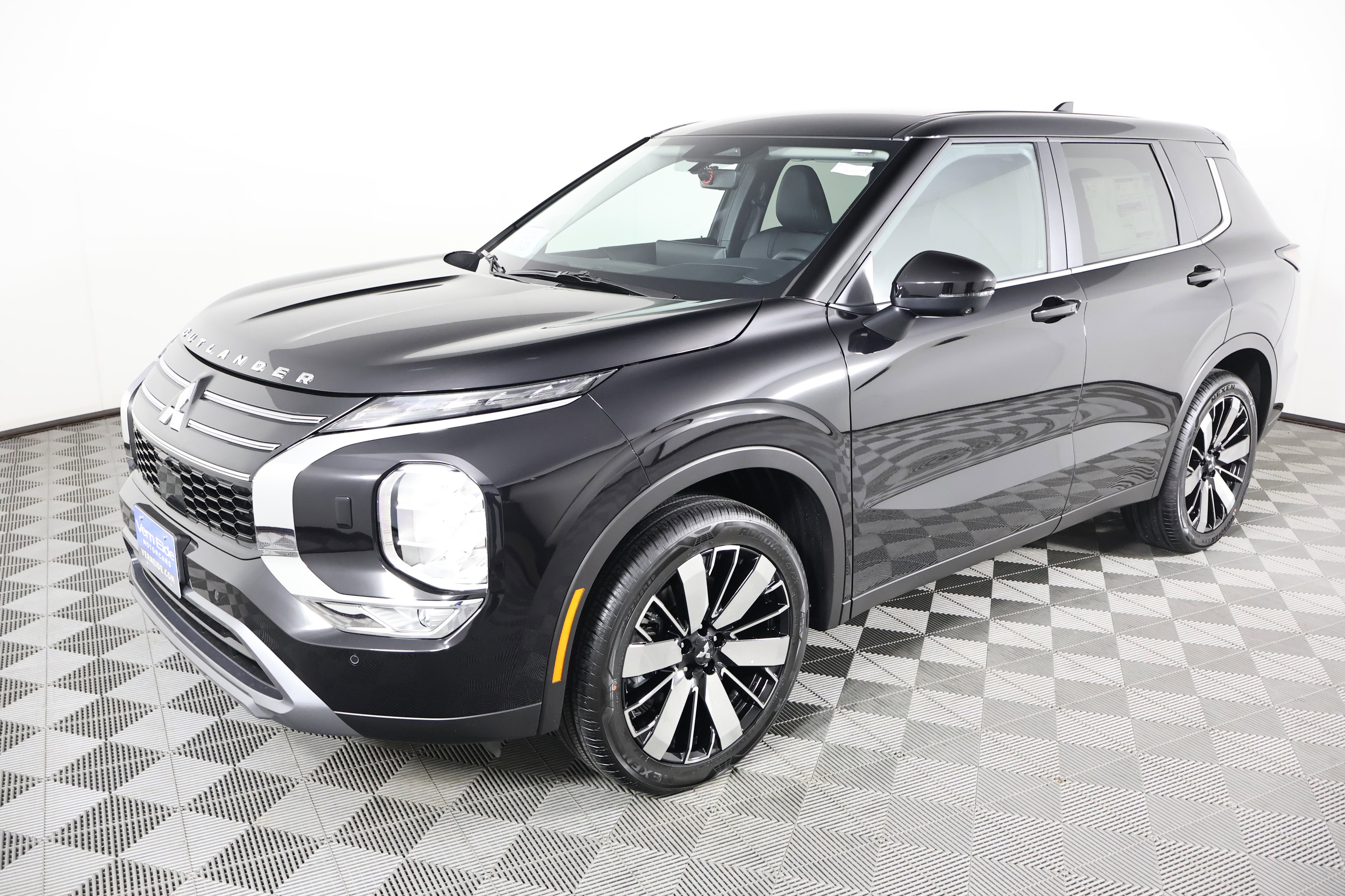 New 2026 Mitsubishi Outlander SE image 10