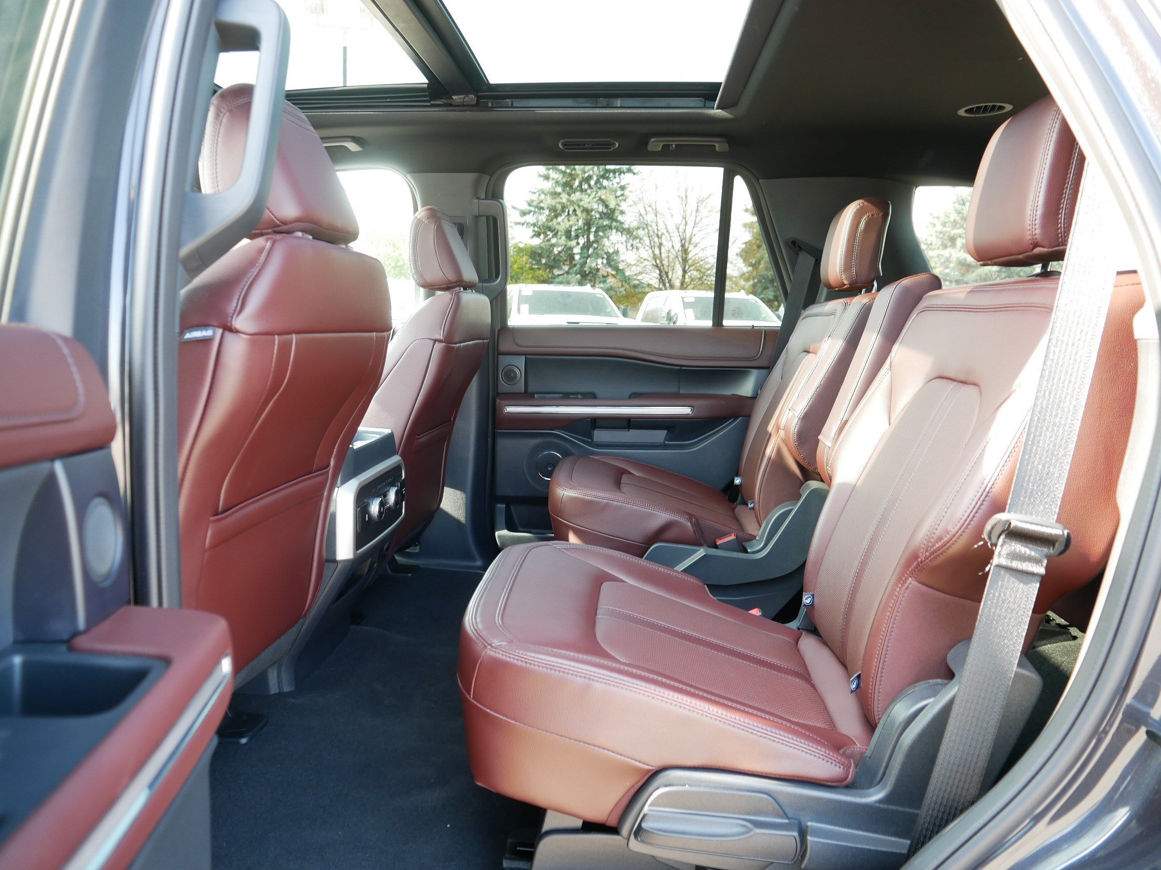 Used 2024 Ford Expedition Limited AWD/4WD image 34