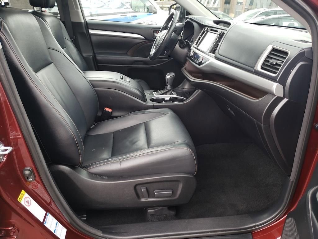Used 2017 Toyota Highlander XLE image 22