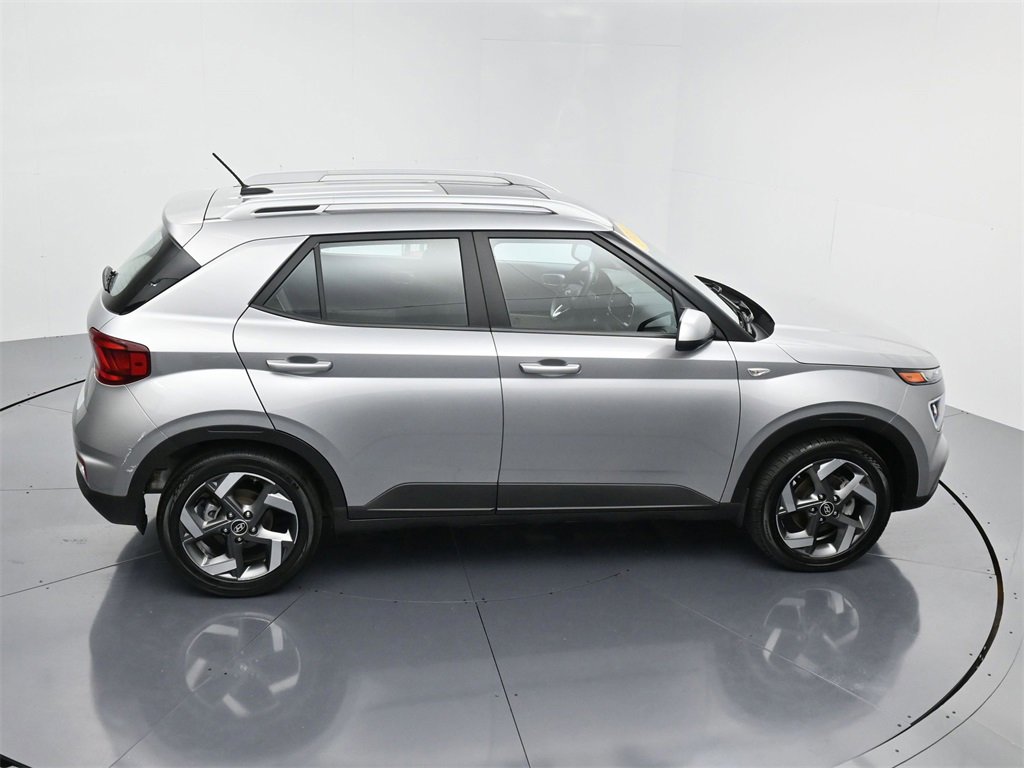 Used 2023 Hyundai Venue SEL image 57