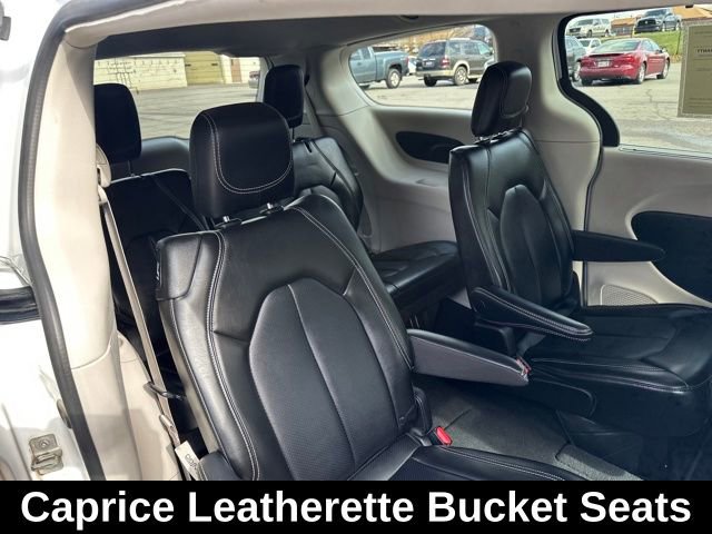Used 2024 Chrysler Pacifica Touring-L FWD image 19