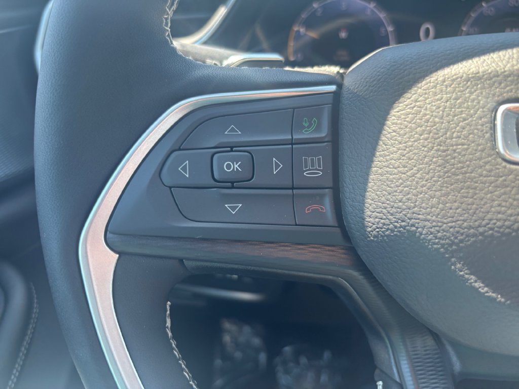 New 2025 Jeep Grand Cherokee Laredo X w/ Luxury Tech Group I AWD/4WD image 18