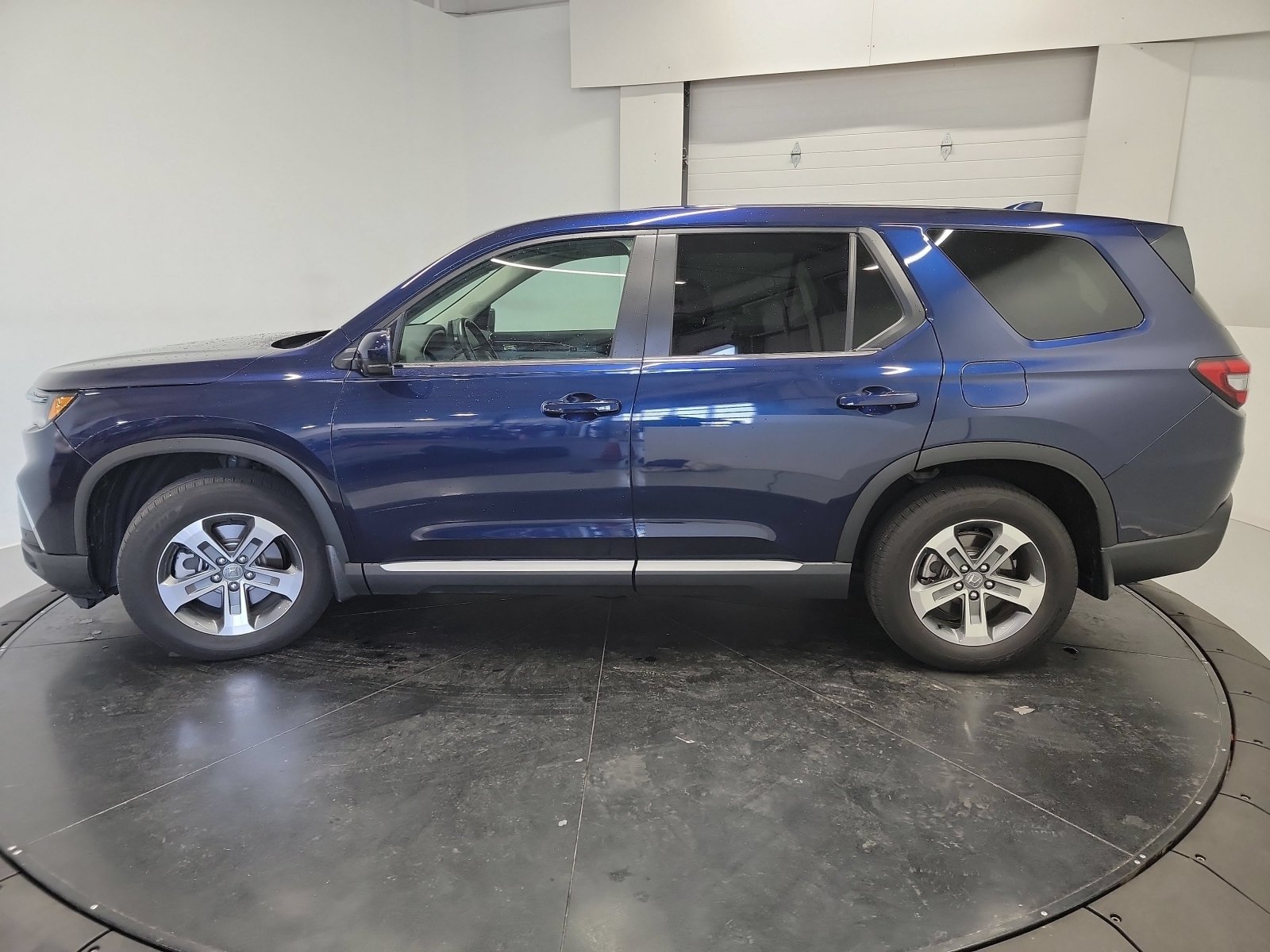 Used 2025 Honda Pilot EX-L image 5