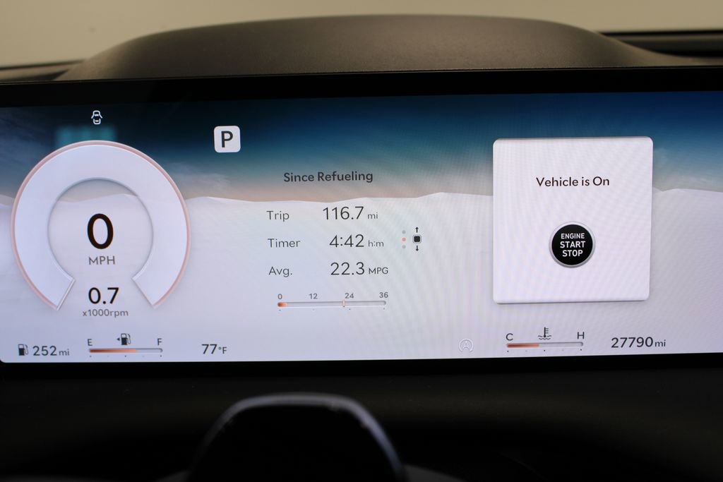 Used 2025 Genesis G80 2.5T image 32