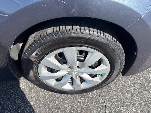 Used 2015 Toyota Corolla LE FWD image 13