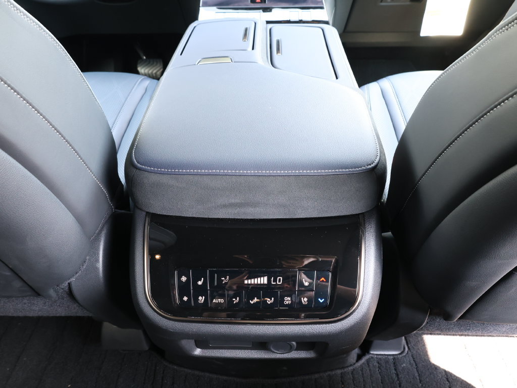 Certified 2026 INFINITI QX80 4WD w/ Sport Exterior Package image 32