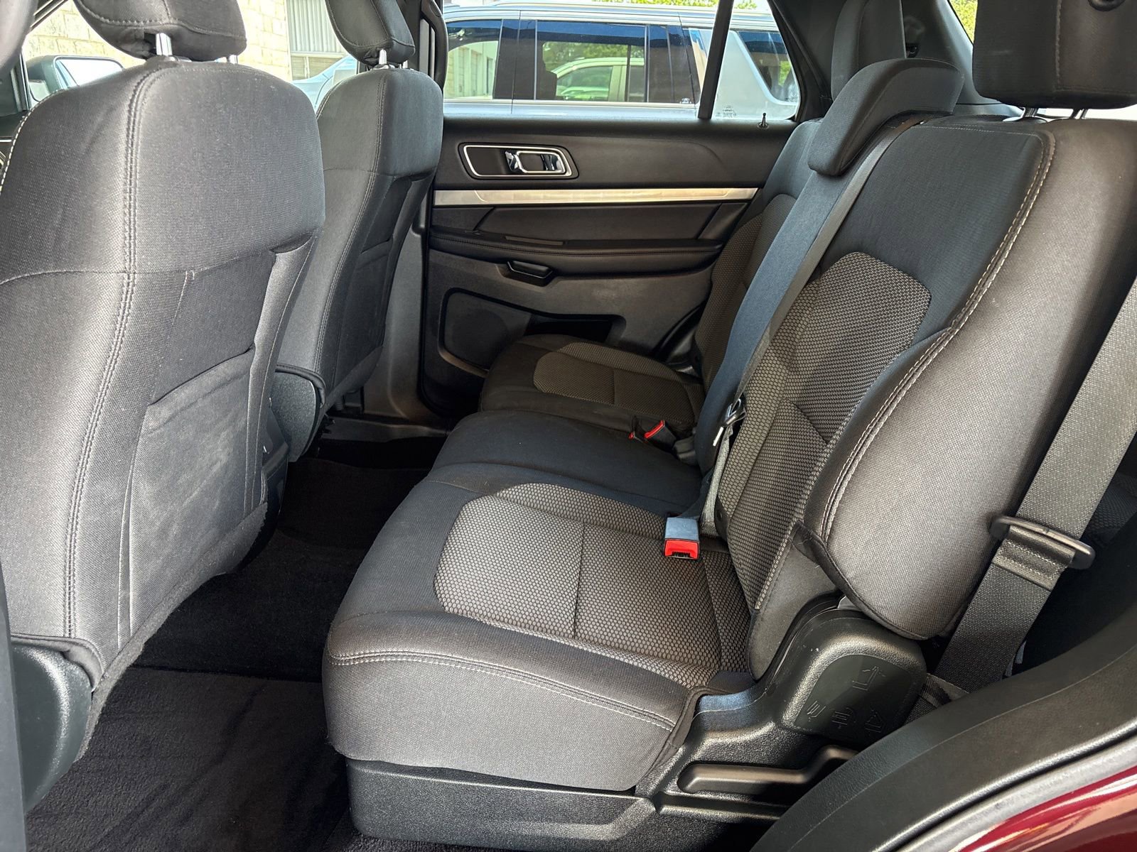 Used 2019 Ford Explorer XLT w/ Equipment Group 201A FWD image 13