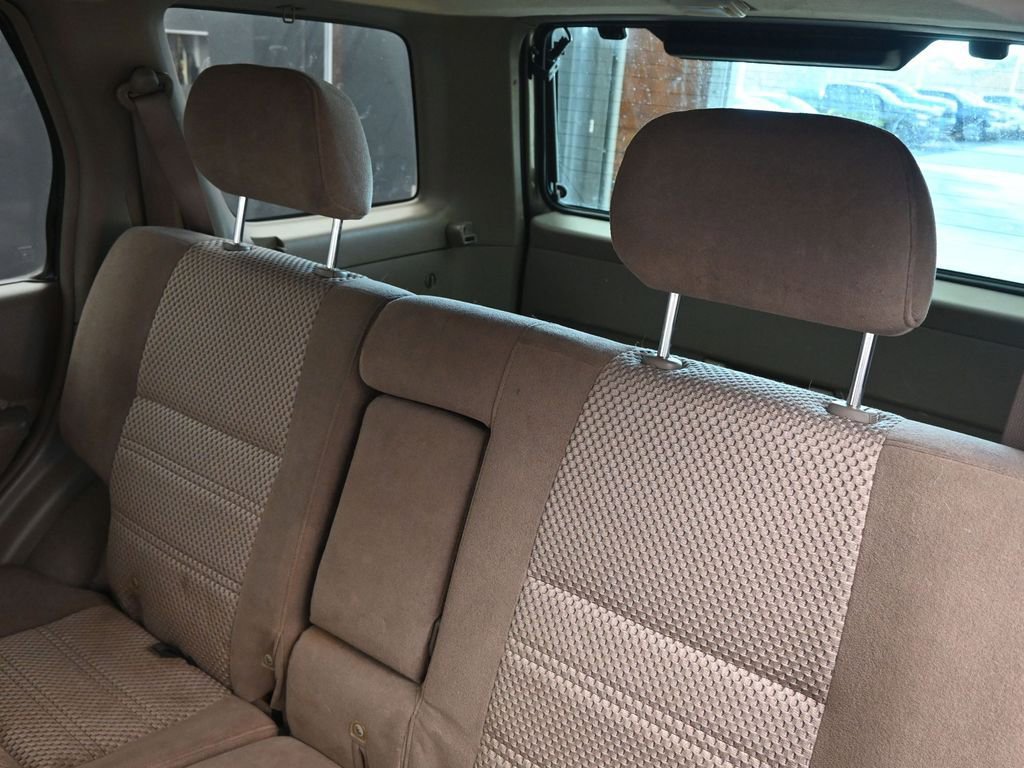 Used 2004 Nissan Pathfinder SE w/ (POP) SE Popular Pkg image 18