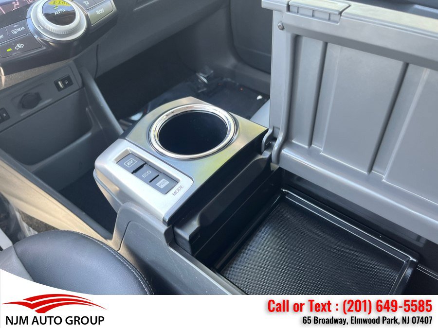 Used 2014 Toyota Prius V Five FWD image 30