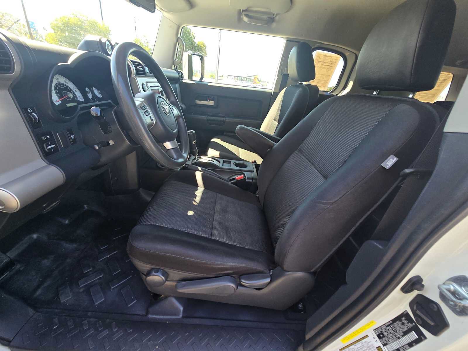 Used 2014 Toyota FJ Cruiser 4WD w/ Convenience Package image 20