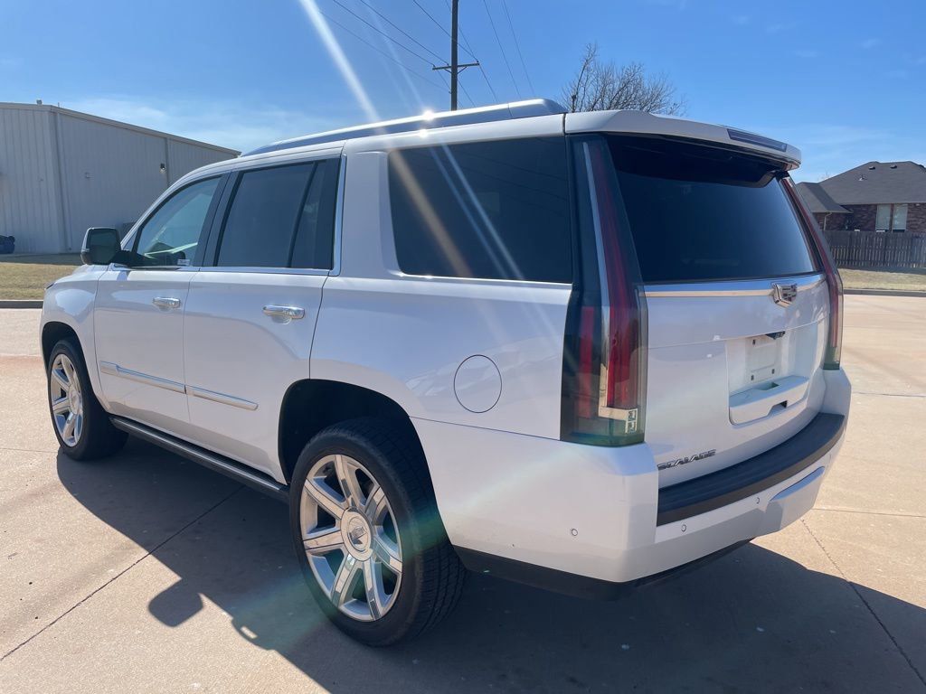Used 2020 Cadillac Escalade Premium Luxury image 7
