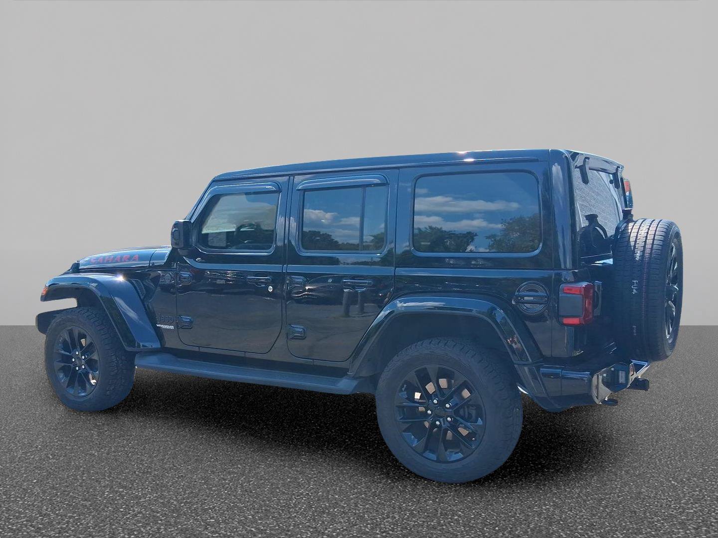 Used 2021 Jeep Wrangler Unlimited Sahara AWD/4WD image 6
