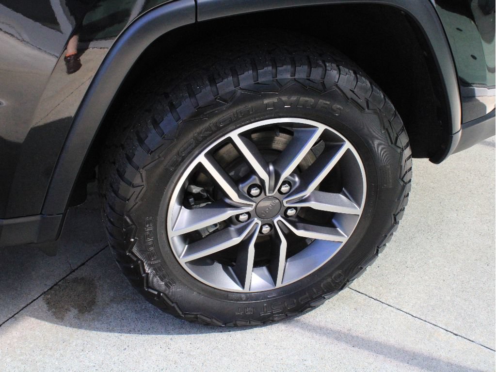 Used 2021 Jeep Grand Cherokee Limited w/ Luxury Group II AWD/4WD image 39