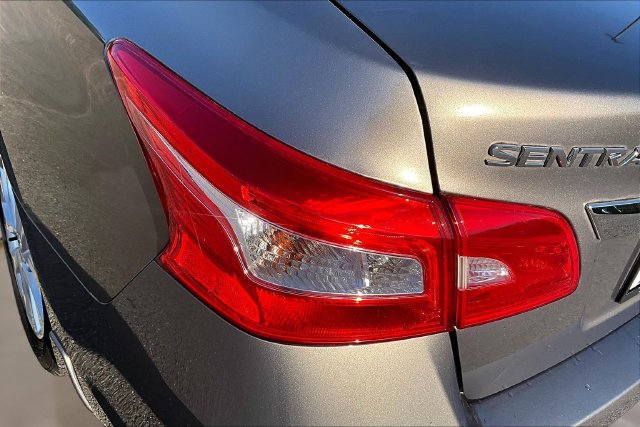 Used 2016 Nissan Sentra SV w/ Style Package FWD image 18