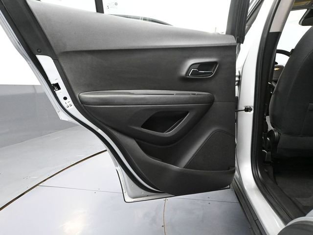 Used 2016 Chevrolet Trax LS image 29