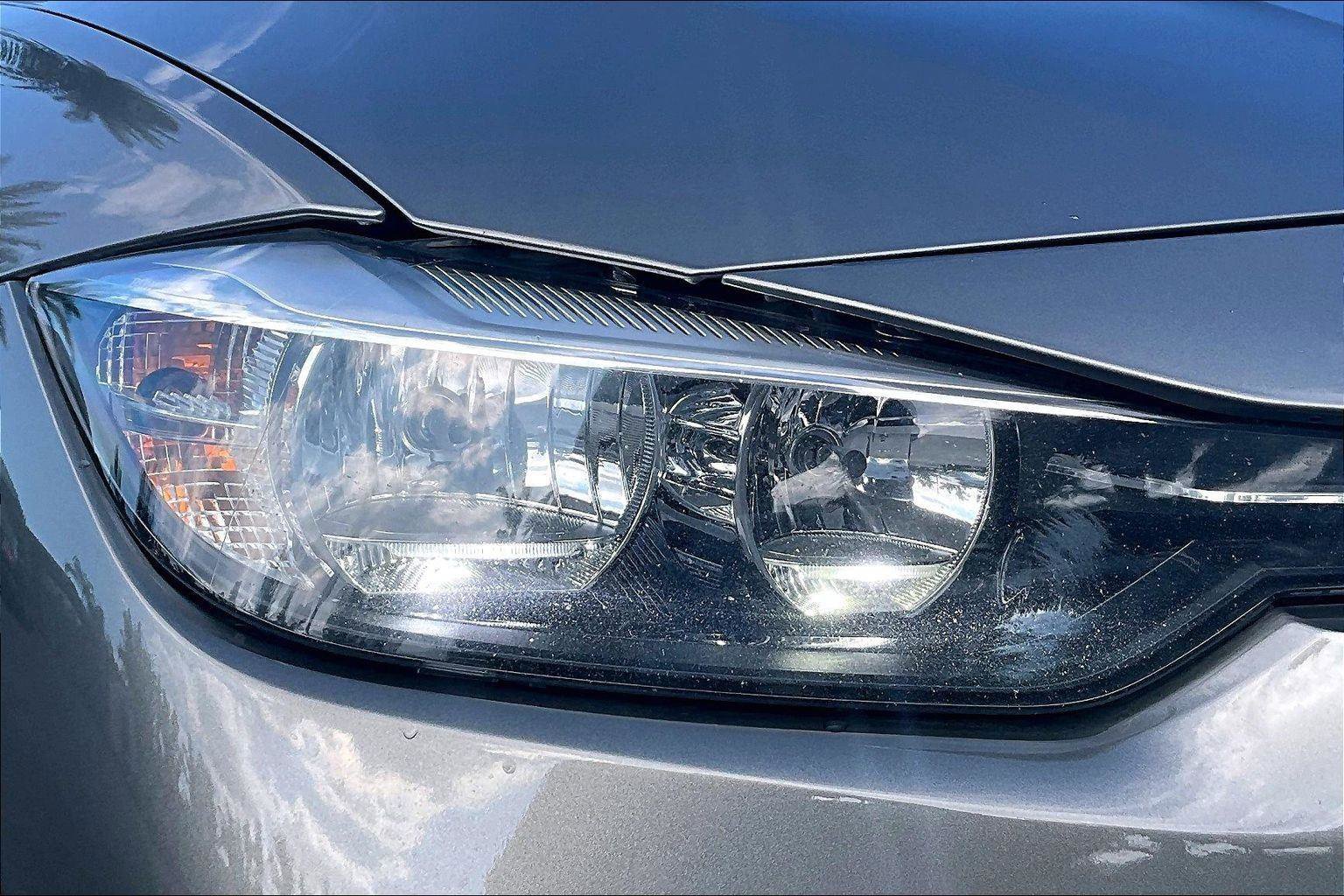 Used 2016 BMW 320i Sedan RWD image 34