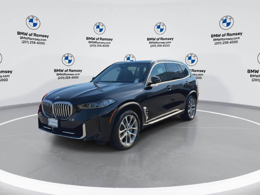 Used 2024 BMW X5 xDrive40i w/ Premium Package AWD/4WD image 4