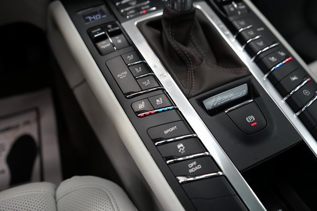 Used 2020 Porsche Macan S image 44