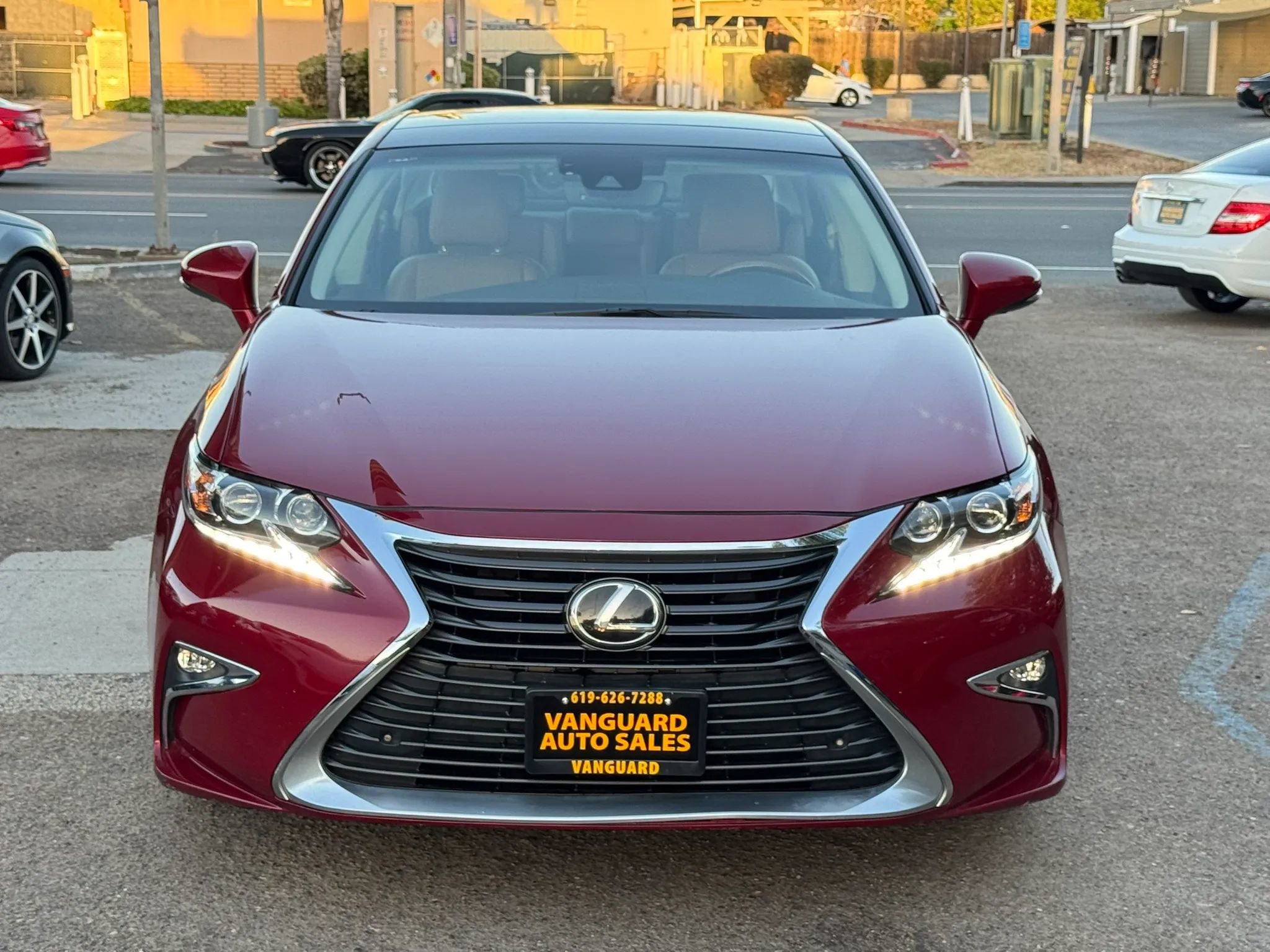 Used 2016 Lexus ES 350 w/ Luxury Package w/Wood Trim image 4