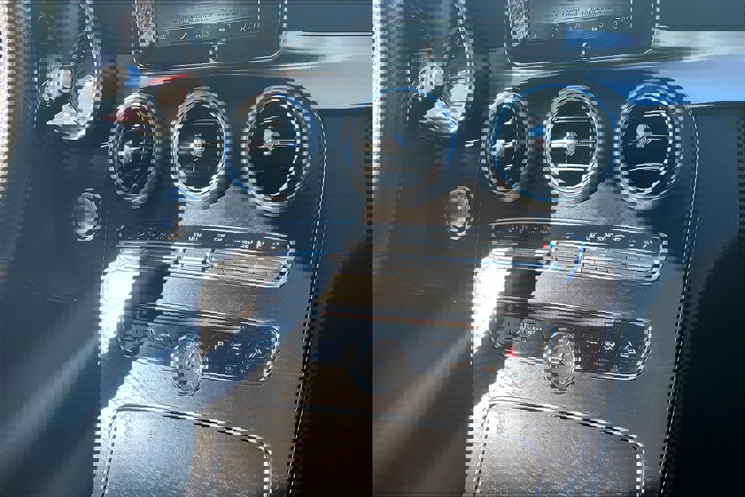 Used 2015 Mercedes-Benz C 300 4MATIC Sedan image 38