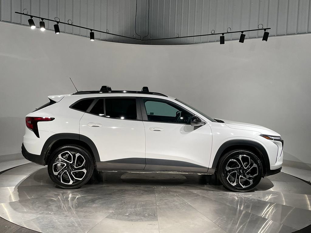 Used 2024 Chevrolet Trax RS w/ Driver Confidence Package image 10