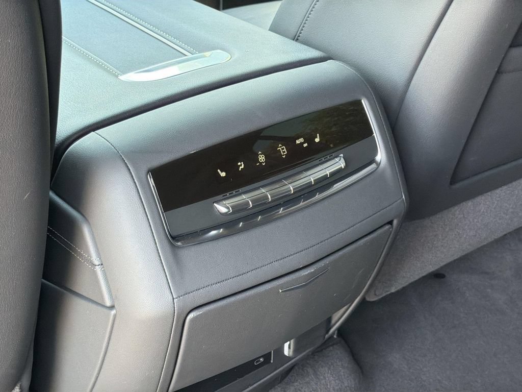 Certified 2026 Cadillac Escalade ESV Luxury RWD image 27