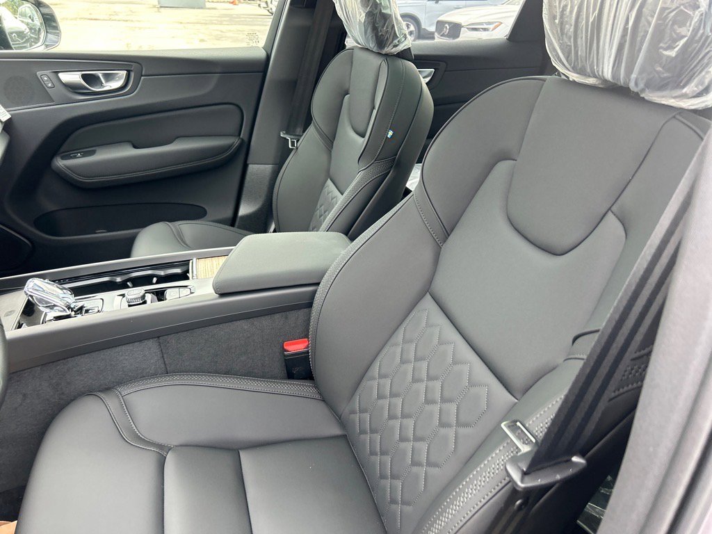 New 2026 Volvo XC60 B5 Plus w/ Protection Package Premier image 4