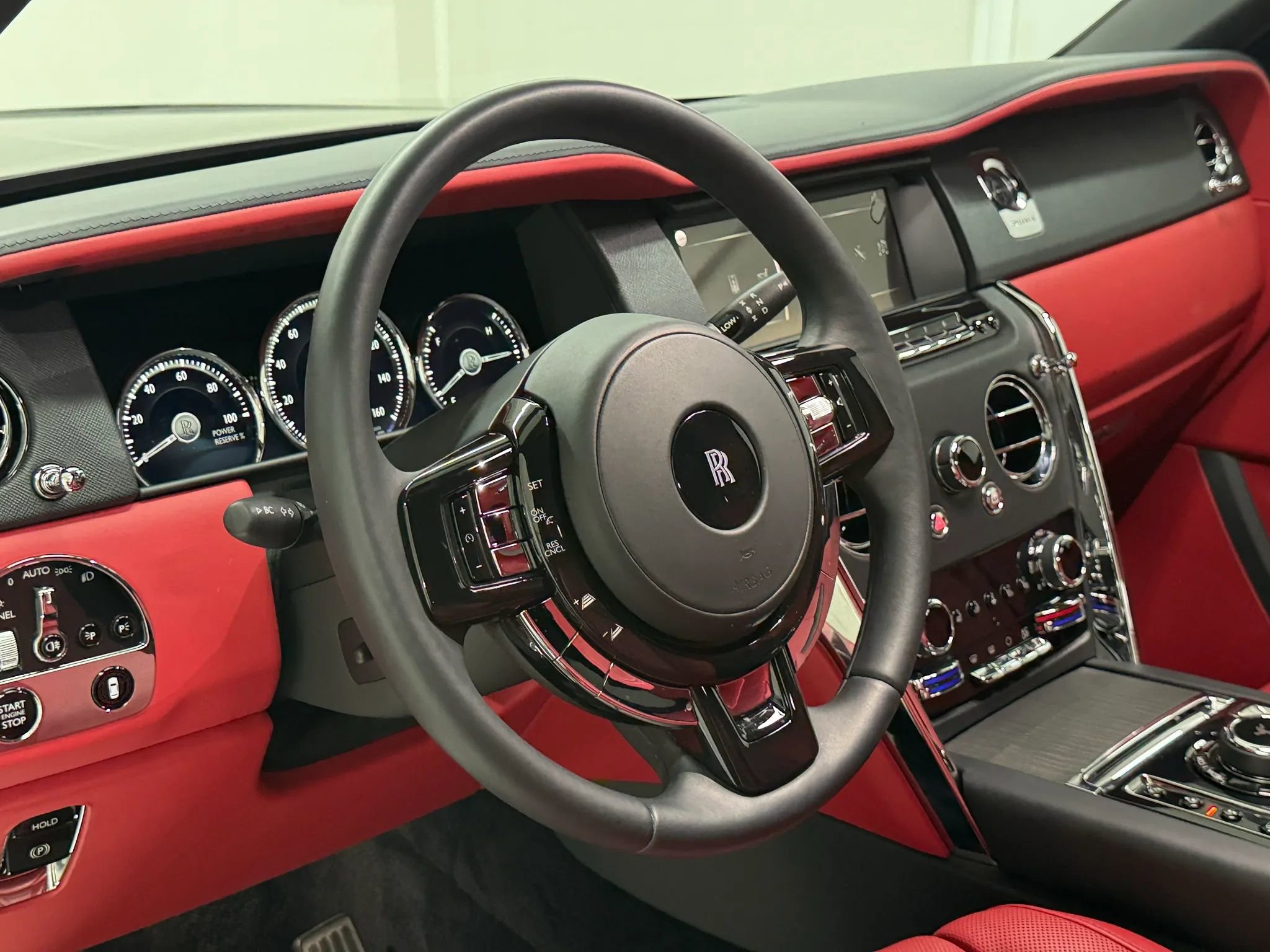 Used 2024 Rolls-Royce Cullinan image 32