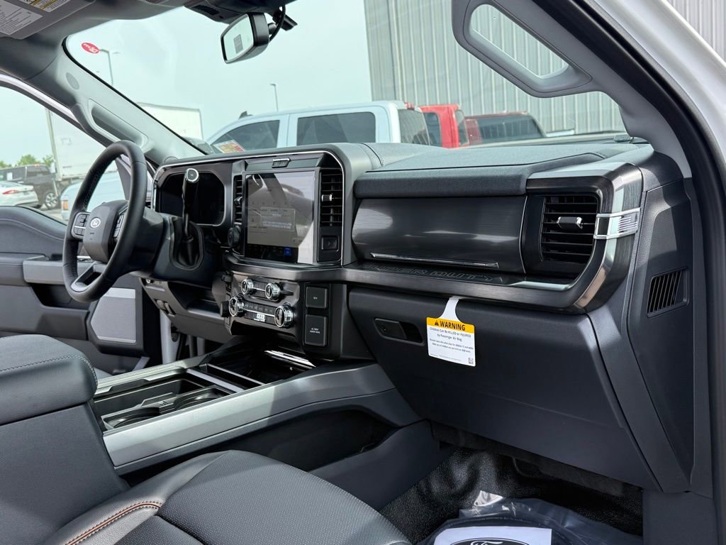 New 2026 Ford F350 4x4 Crew Cab DRW Super Duty image 18