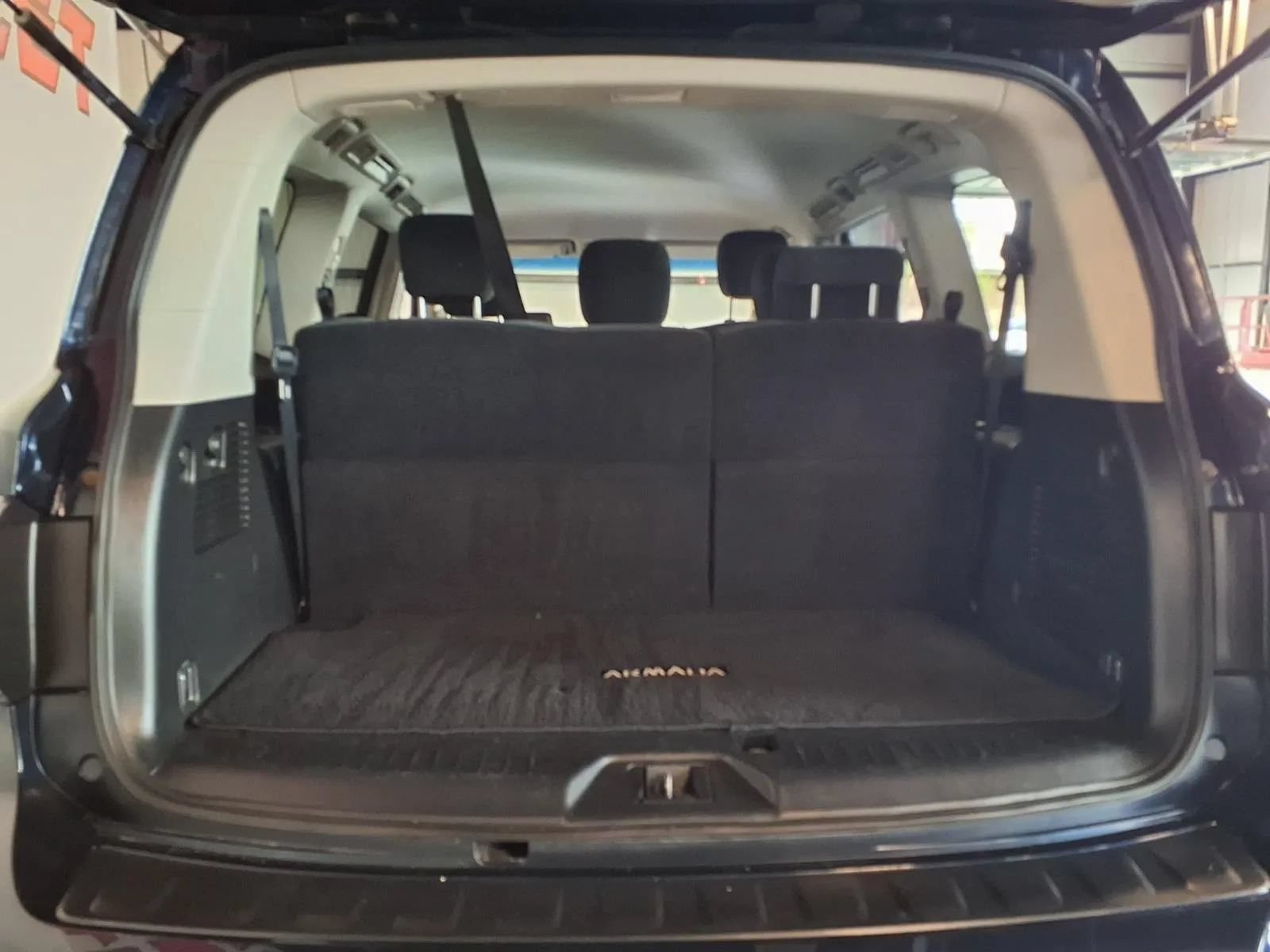 Used 2017 Nissan Armada SV AWD/4WD image 7