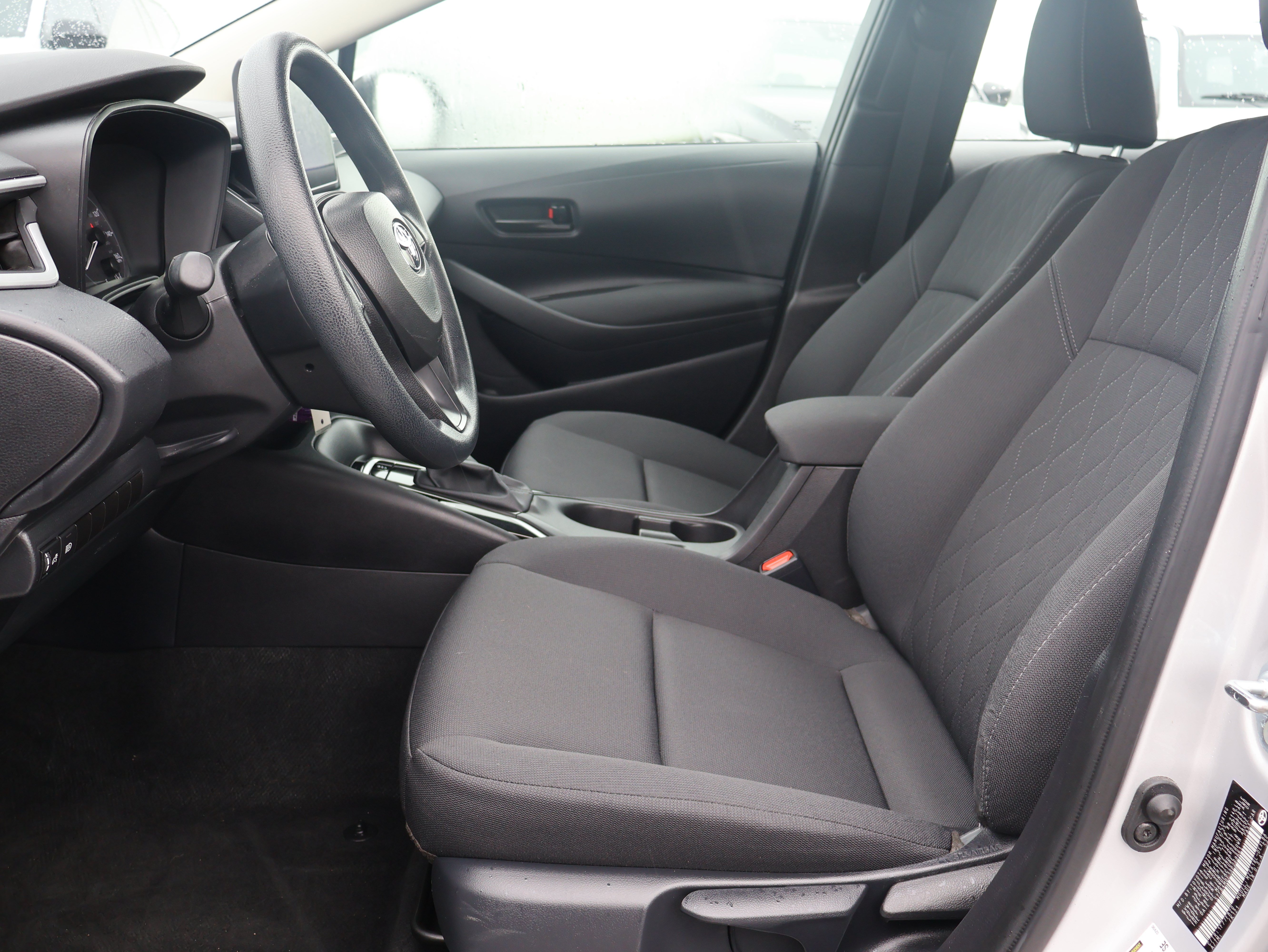 Used 2025 Toyota Corolla LE FWD image 23