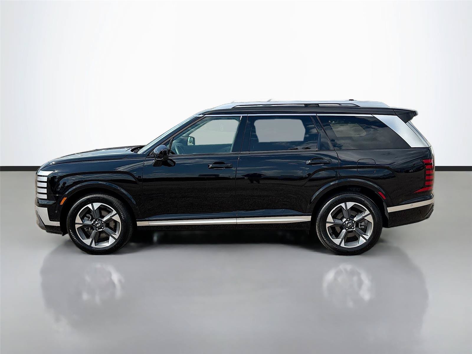 Certified 2026 Hyundai Palisade Limited AWD/4WD image 8