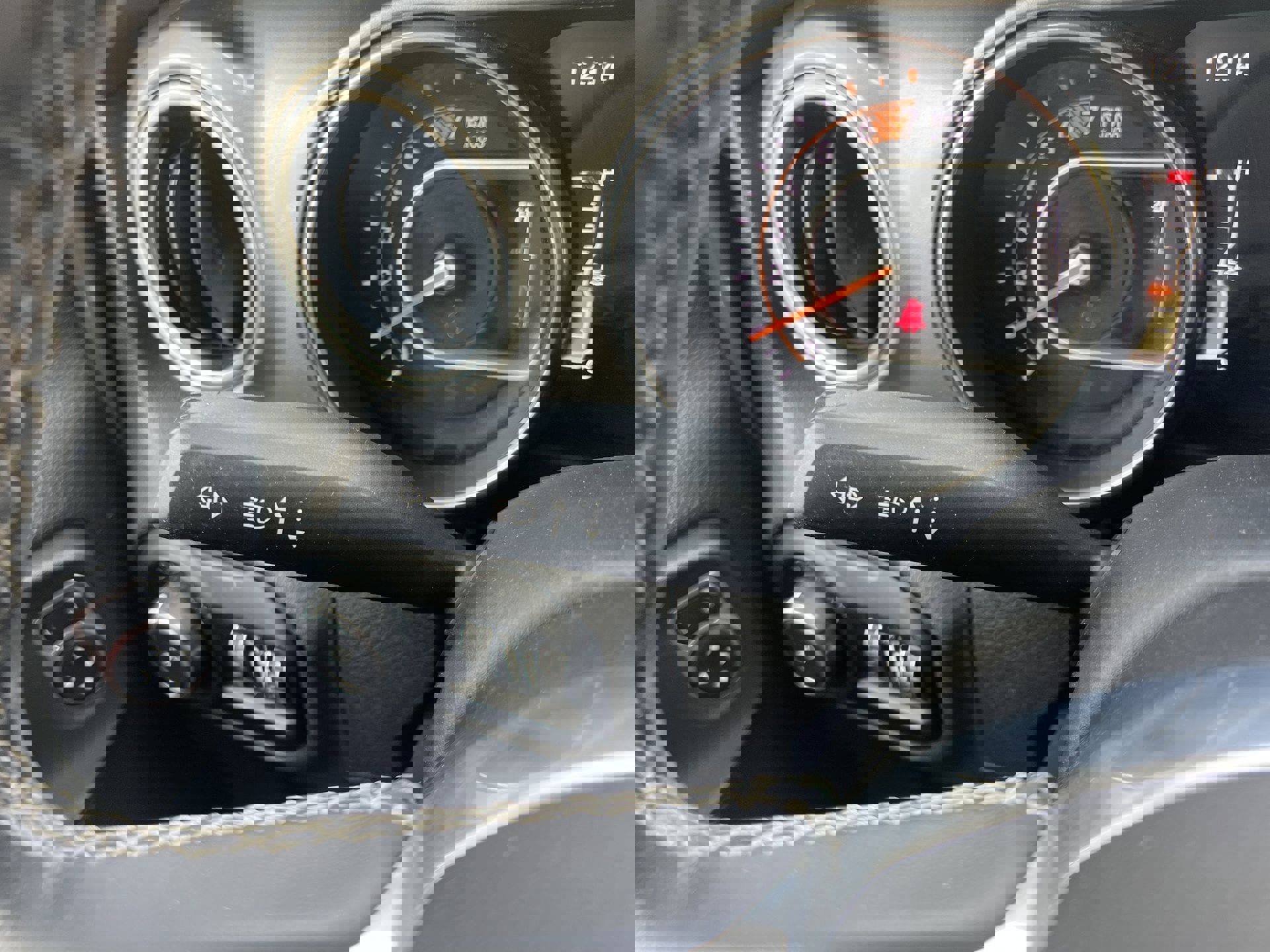 Used 2019 Jeep Wrangler Unlimited Sahara w/ Cold Weather Group image 10