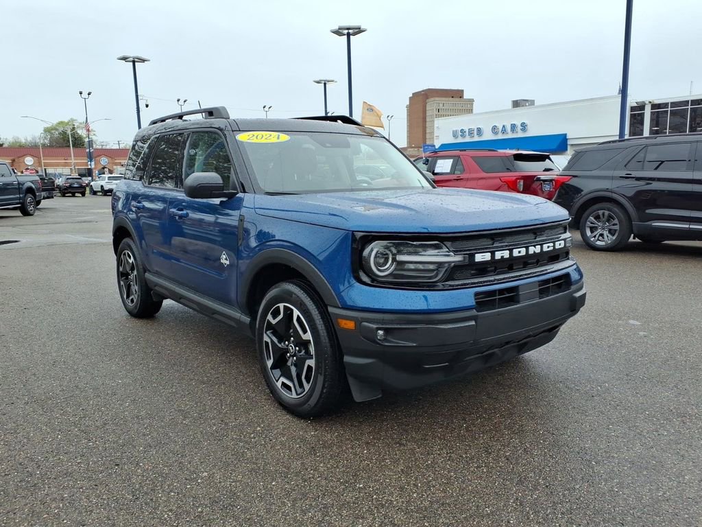 Certified 2024 Ford Bronco Sport Outer Banks w/ Tech Package AWD/4WD image 3