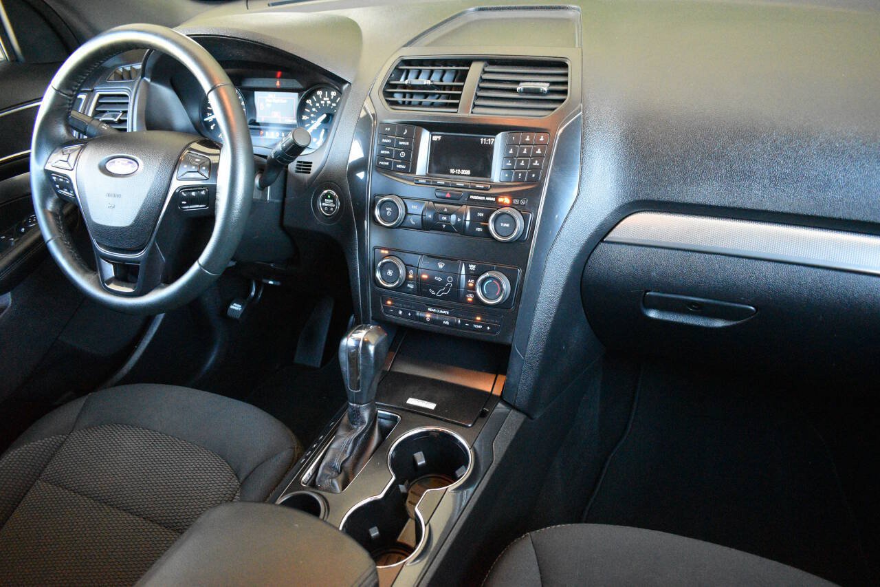 Used 2019 Ford Explorer XLT FWD image 28