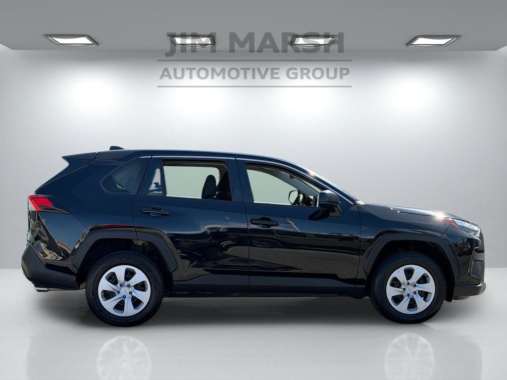 Used 2024 Toyota RAV4 LE AWD/4WD image 8