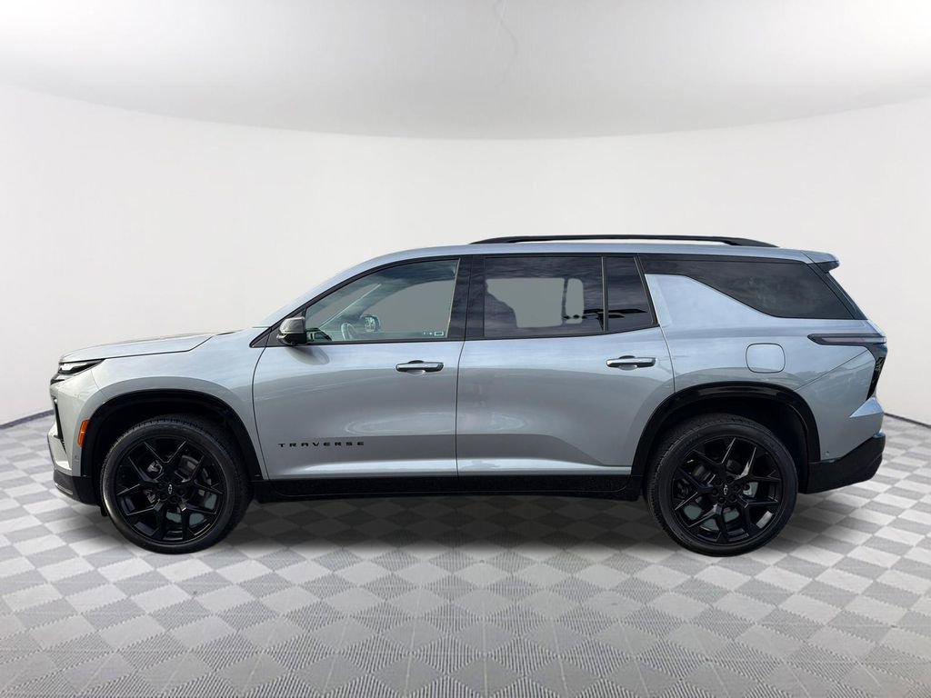 Used 2025 Chevrolet Traverse RS FWD image 8